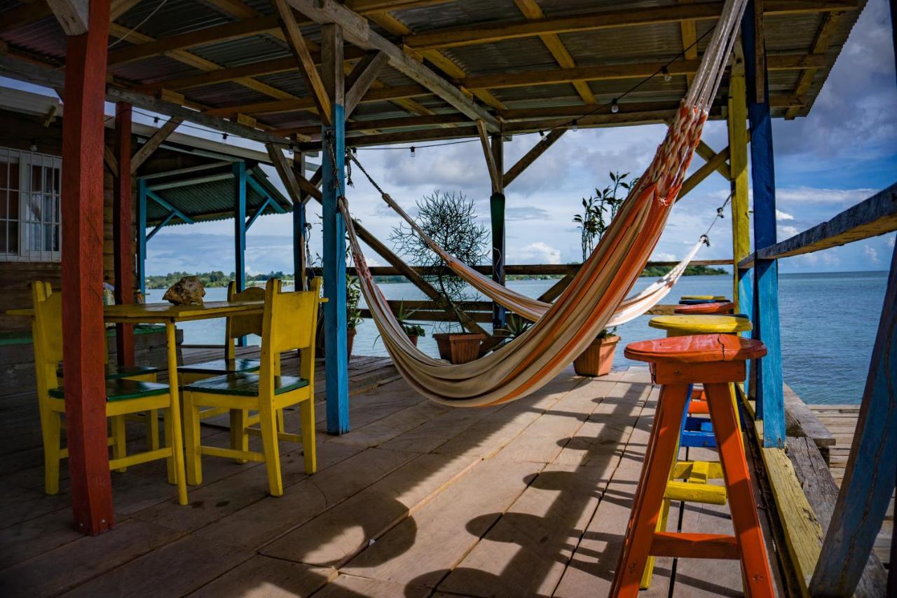 Hostal On The Sea 博卡斯德尔托罗 外观 照片