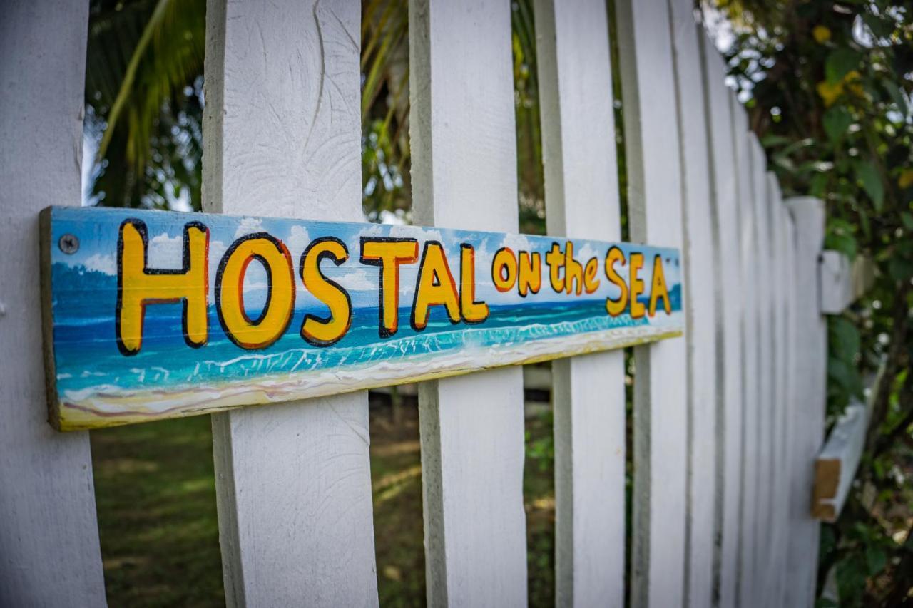 Hostal On The Sea 博卡斯德尔托罗 外观 照片