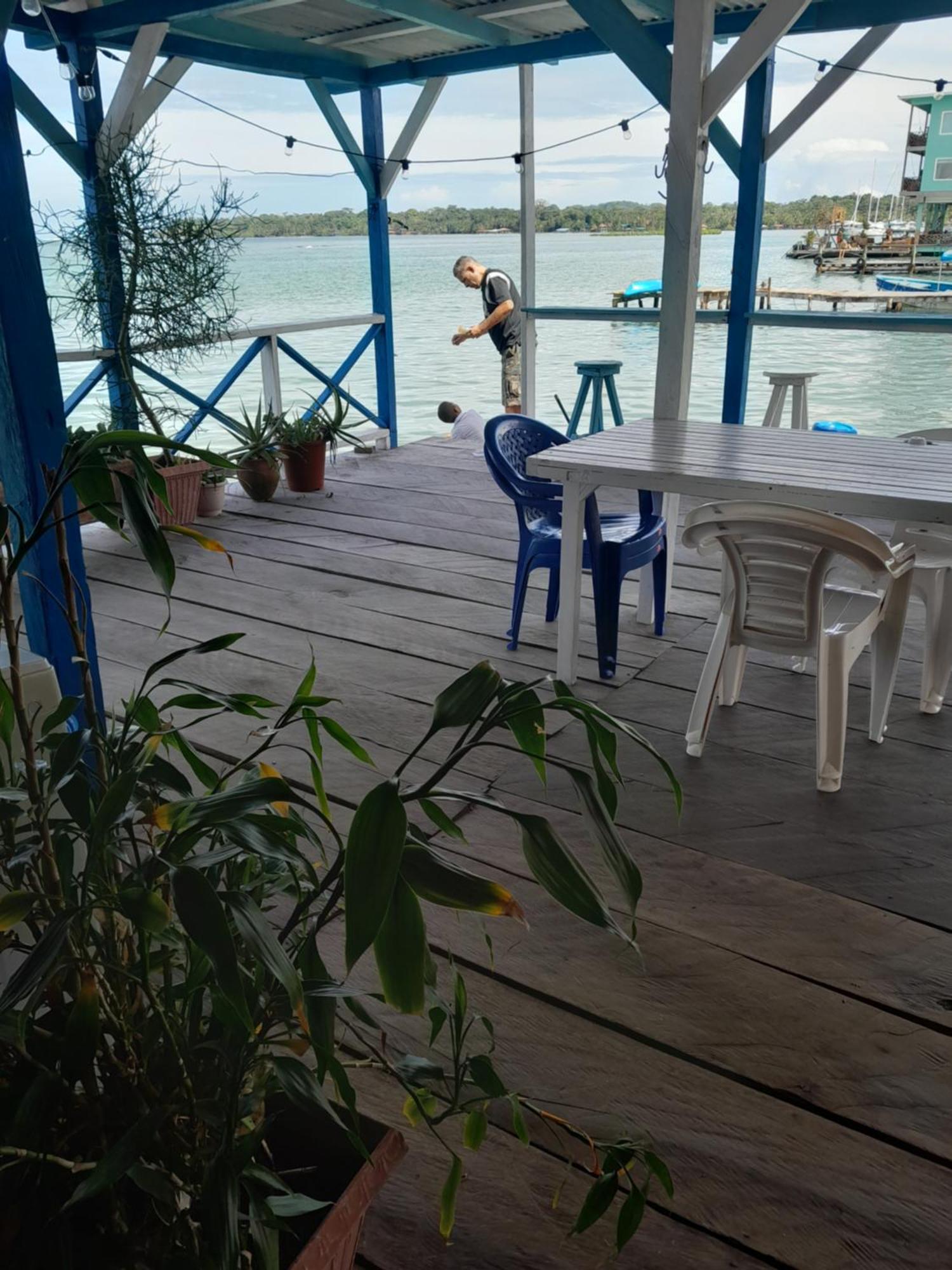 Hostal On The Sea 博卡斯德尔托罗 外观 照片